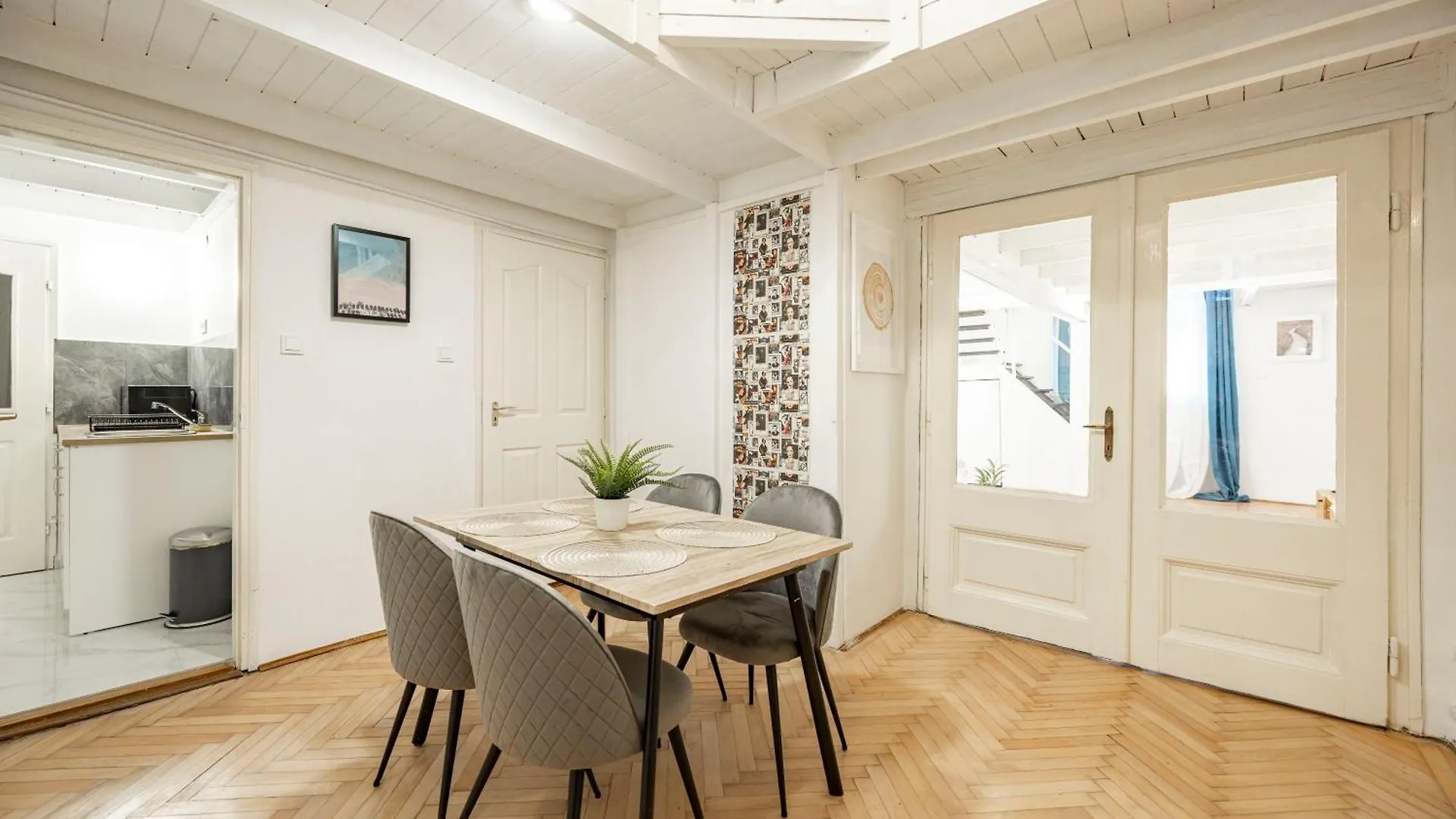 Central & Cozy Dream Home By Prestige Homes Budapest Apartment